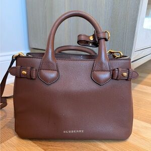 Derby Calfskin House Check Small Banner Tote Tan